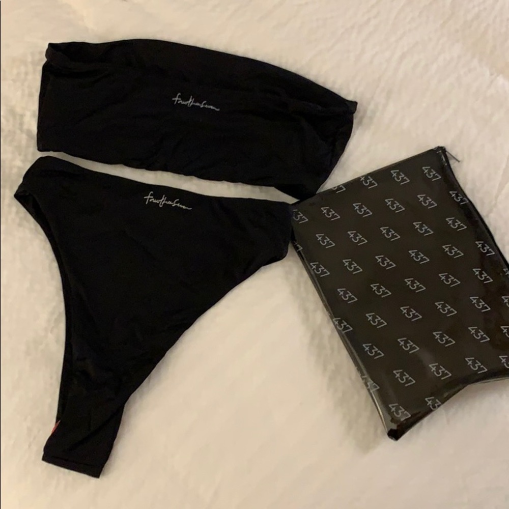 437 bikini